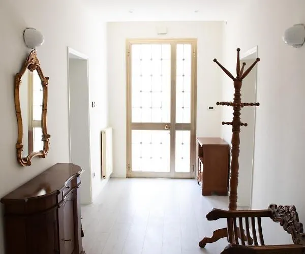 House Anna アパート