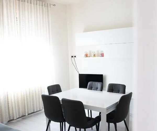 House Anna アパート