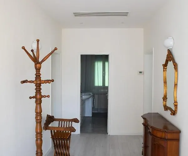 House Anna アパート *